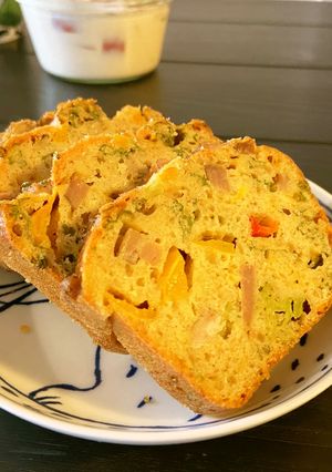 捨て種で全粒粉しっとりほろほろケークサレ-レシピのメイン写真