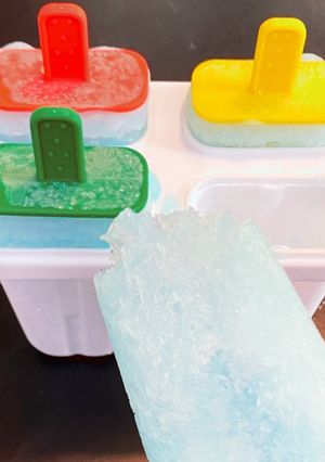 ペットボトルから注ぐだけ！ソーダアイス-レシピのメイン写真