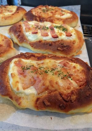 クリームチーズとベーコンの胡麻パン-レシピのメイン写真