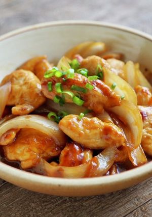 簡単！玉ねぎと鶏むね肉の甘酢炒め-レシピのメイン写真