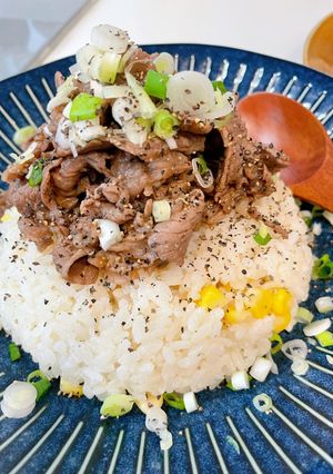 簡単ランチ！ガッツリニンニクの牛肉ライス-レシピのメイン写真