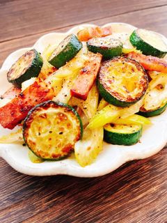 セロリとズッキーニとベーコンの炒め物-レシピのメイン写真