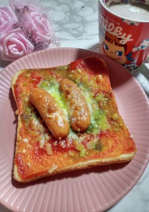 ウインナーチーズ♬ジェノベーゼトースト-レシピのメイン写真