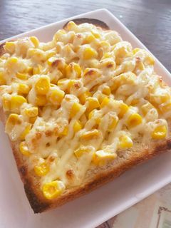 チーズコーンマヨトースト-レシピのメイン写真