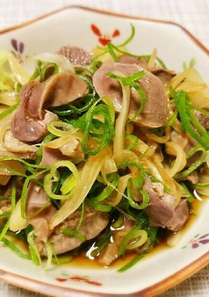 ポン酢であっさり！新玉ねぎと砂肝サラダ-レシピのメイン写真