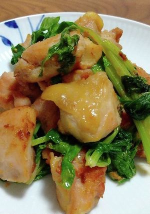鶏肉とセロリの葉のしょうがニンニク炒め-レシピのメイン写真