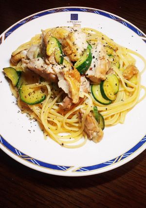 簡単☆若鶏とズッキーニのレモン風味パスタ-レシピのメイン写真