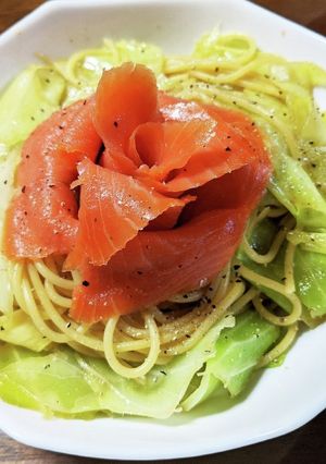 サーモンとキャベツのバター醤油パスタ-レシピのメイン写真