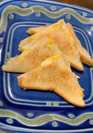 お手軽！クアトロフォルマッジホットサンド-レシピのメイン写真