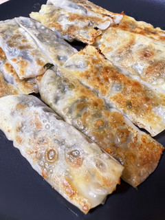 余った餃子の皮☆牛肉とチーズの大葉巻き-レシピのメイン写真