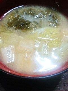 とろろ昆布、麩、キャベツのお味噌汁-レシピのメイン写真