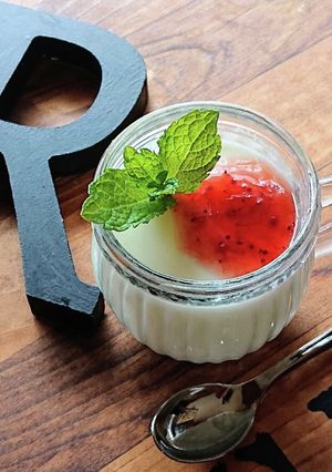 おうちカフェ★パンナコッタいちごソース-レシピのメイン写真