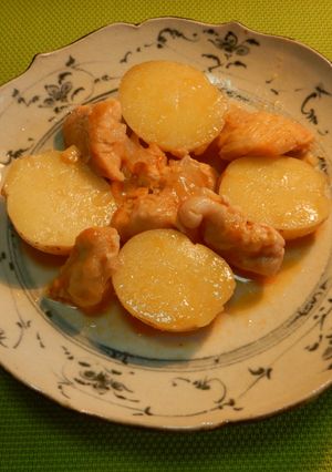 鶏と新ジャガの炒め煮・マイルドでおいしい-レシピのメイン写真