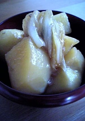 すき焼きの次の日はお肉なしの肉じゃが風-レシピのメイン写真