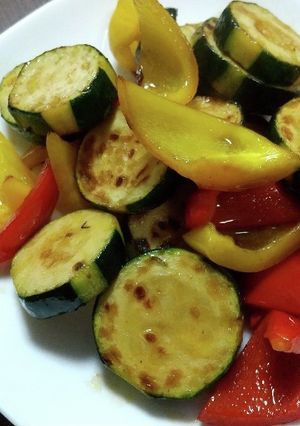 ズッキーニのバターポン酢炒め-レシピのメイン写真
