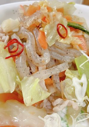 カット野菜で簡単！糸蒟蒻入り肉野菜炒め♡-レシピのメイン写真