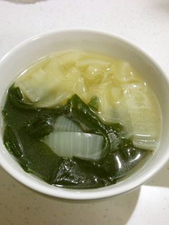 簡単玉ねぎとわかめのスープ-レシピのメイン写真