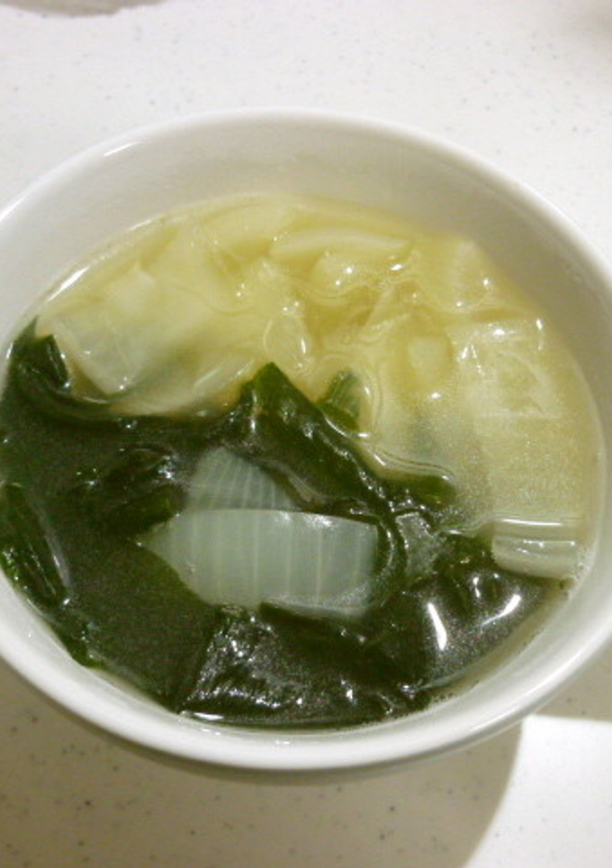 簡単玉ねぎとわかめのスープ-レシピのメイン写真