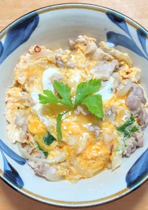 スープセロリ(芹菜)入り豚玉丼-レシピのメイン写真