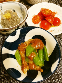 スナップエンドウとなめこのニンニク炒め-レシピのメイン写真