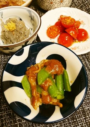 スナップエンドウとなめこのニンニク炒め-レシピのメイン写真