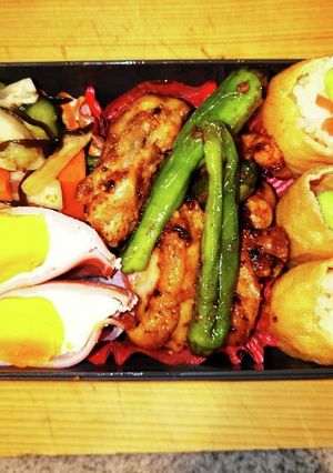 鶏ももししとう塩麹焼　いなり寿司　弁当-レシピのメイン写真