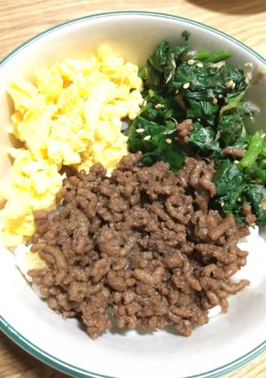 彩りよし♪三色丼-レシピのメイン写真