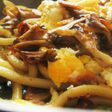 舞茸とふんわり卵のにんにく醤油焼きうどん