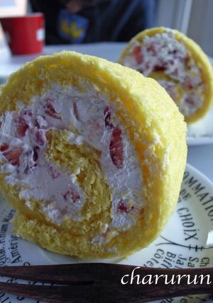 ふわっふわ　いちごロールケーキ♪-レシピのメイン写真