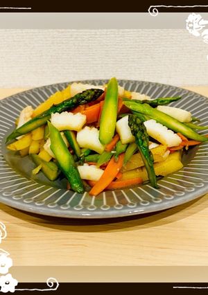 グリーンアスパラとイカのオイスター炒め-レシピのメイン写真