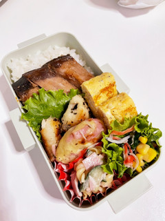 ぶり照り焼きとじゃがいも餅弁当-レシピのメイン写真