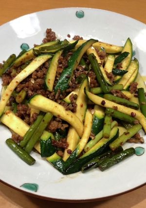 ニンクキとズッキーニの挽肉中華炒め♪-レシピのメイン写真