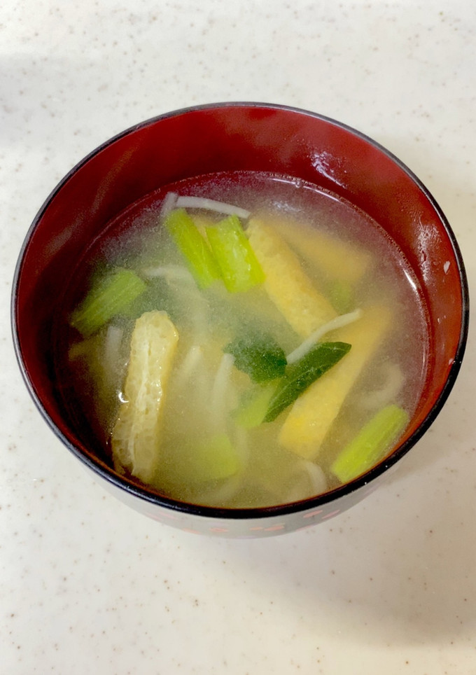 もやし 小松菜 油揚げの味噌汁^^-レシピのメイン写真