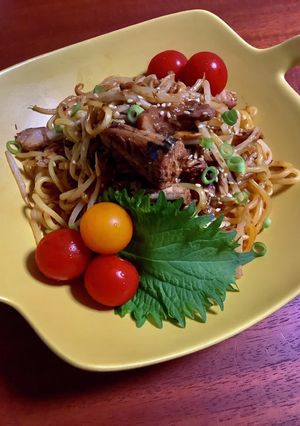 鯖の味噌煮缶で❖❖ピリ辛味噌焼きそば❖❖-レシピのメイン写真