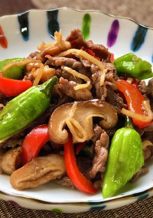 ご飯に合う♪牛肉とパプリカ椎茸の生姜煮-レシピのメイン写真