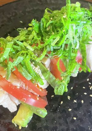 鶏ムネ肉とアボカドトマトのカプレーゼ-レシピのメイン写真