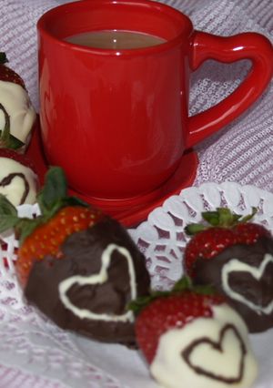 バレンタイン苺ハートチョコとチョコオーレ-レシピのメイン写真