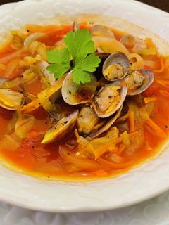 魚介の旨味♡あさりと春野菜のトマトスープ-レシピのメイン写真