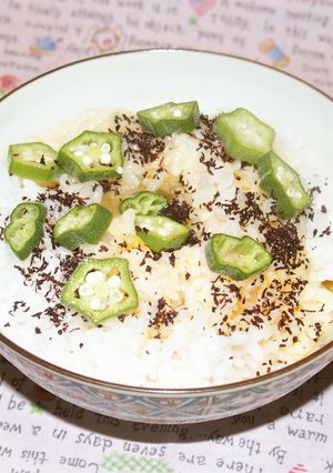 オクラとゆかりの卵かけごはん-レシピのメイン写真