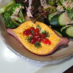 รูปของ オムレツ入り魚肉ソーセージ