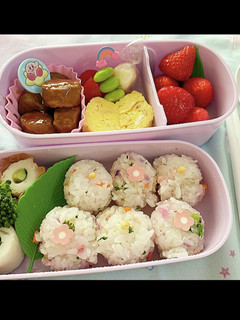 手抜きお花コロコロおにぎり弁当-レシピのメイン写真