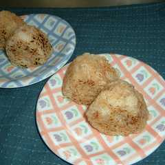 รูปของ 超簡単な焼きおにぎり