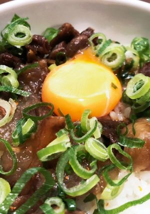 乗せるだけの【牛すじ丼】-レシピのメイン写真