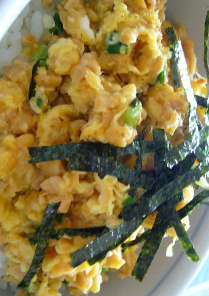 ふんわり卵と納豆のそぼろ丼-レシピのメイン写真