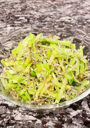 ブロッコリーの芯簡単美味しいじゃこ和え♪-レシピのメイン写真