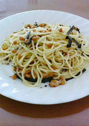 簡単&ヘルシー☆ゆかりと納豆の和風パスタ-レシピのメイン写真