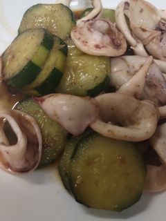 お化けきゅうりとイカの生姜醤油炒め-レシピのメイン写真