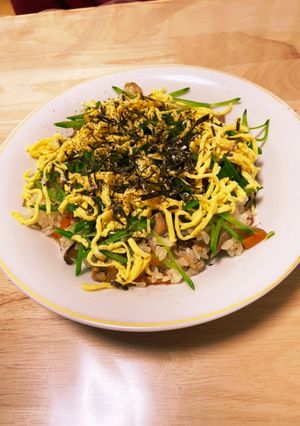 冷めても美味しいとりもも肉の混ぜご飯♫-レシピのメイン写真