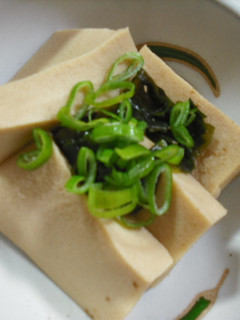 甘めで美味しい「高野豆腐の煮物」-レシピのメイン写真