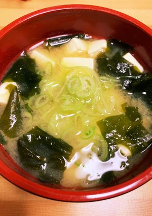 味噌汁　わかめと豆腐-レシピのメイン写真
